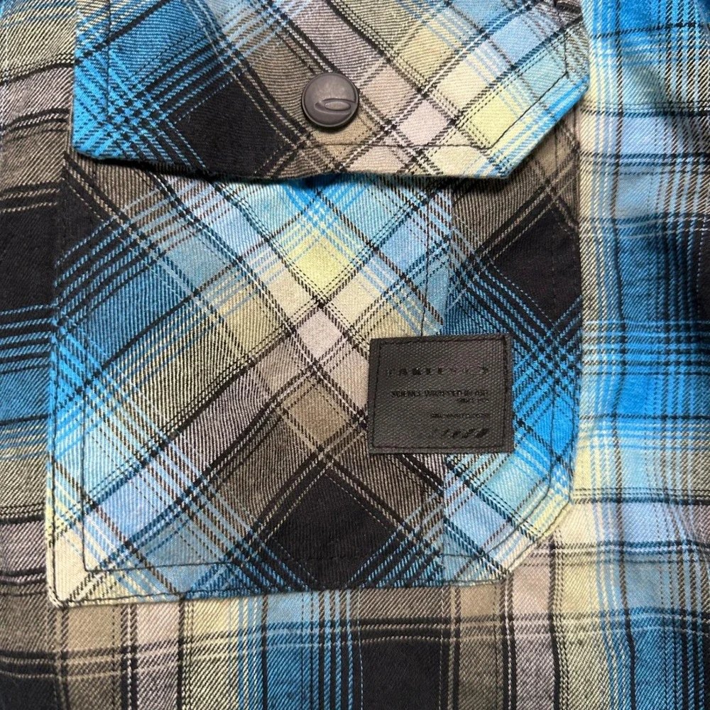 Oakley Reversible Shirt Jacket Mens XL Blue Plaid Flannel Black Quilted Puffer